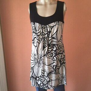 Young At Heart Medium Black And White Floral Sleeveless Dress Size M